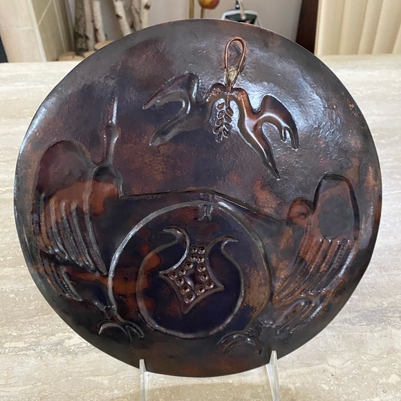 Vintage copper engraved etched stunning wall decorative plate. Symbol of LOVE ❤️ - Picture 2 of 15